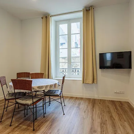 Apartment Renove Pour 4 Pers En Centre De A 250m De La - Fr-1-3-581 *