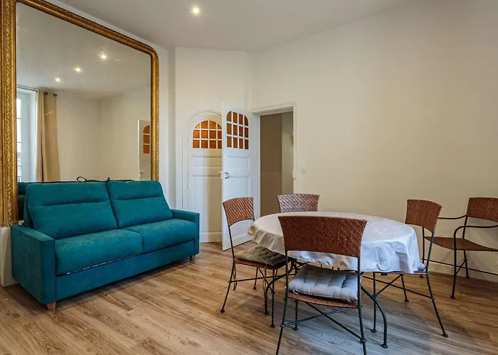 Renove Pour 4 Pers En Centre De A 250m De La - Fr-1-3-581 *